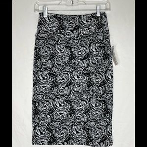 Lularoe Cassie Black And White Floral Pencil Skirt